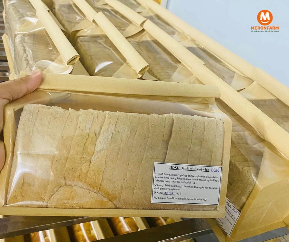 HÌNH ẢNH BÁNH MÌ SANDWICH CHUỐI XANH BẾP CHỊ HÒA